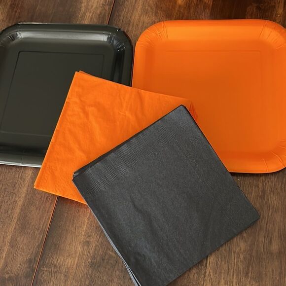 Halloween Party Items- Party Bowls, Plates, Napkins, Spoons, Knives, Forks, Cups - Picture 13 of 16